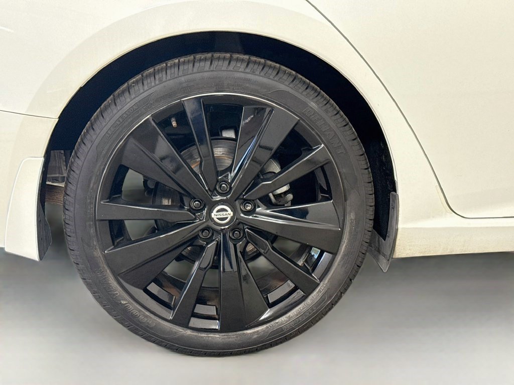 Used 2019 Nissan Altima 2.5 SR FWD image 32
