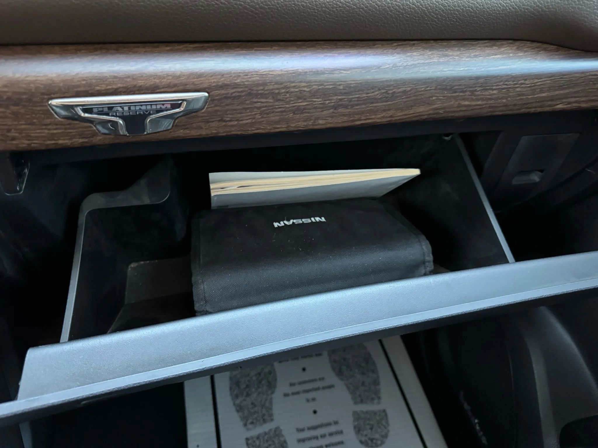 Used 2017 Nissan Titan Platinum Reserve image 32