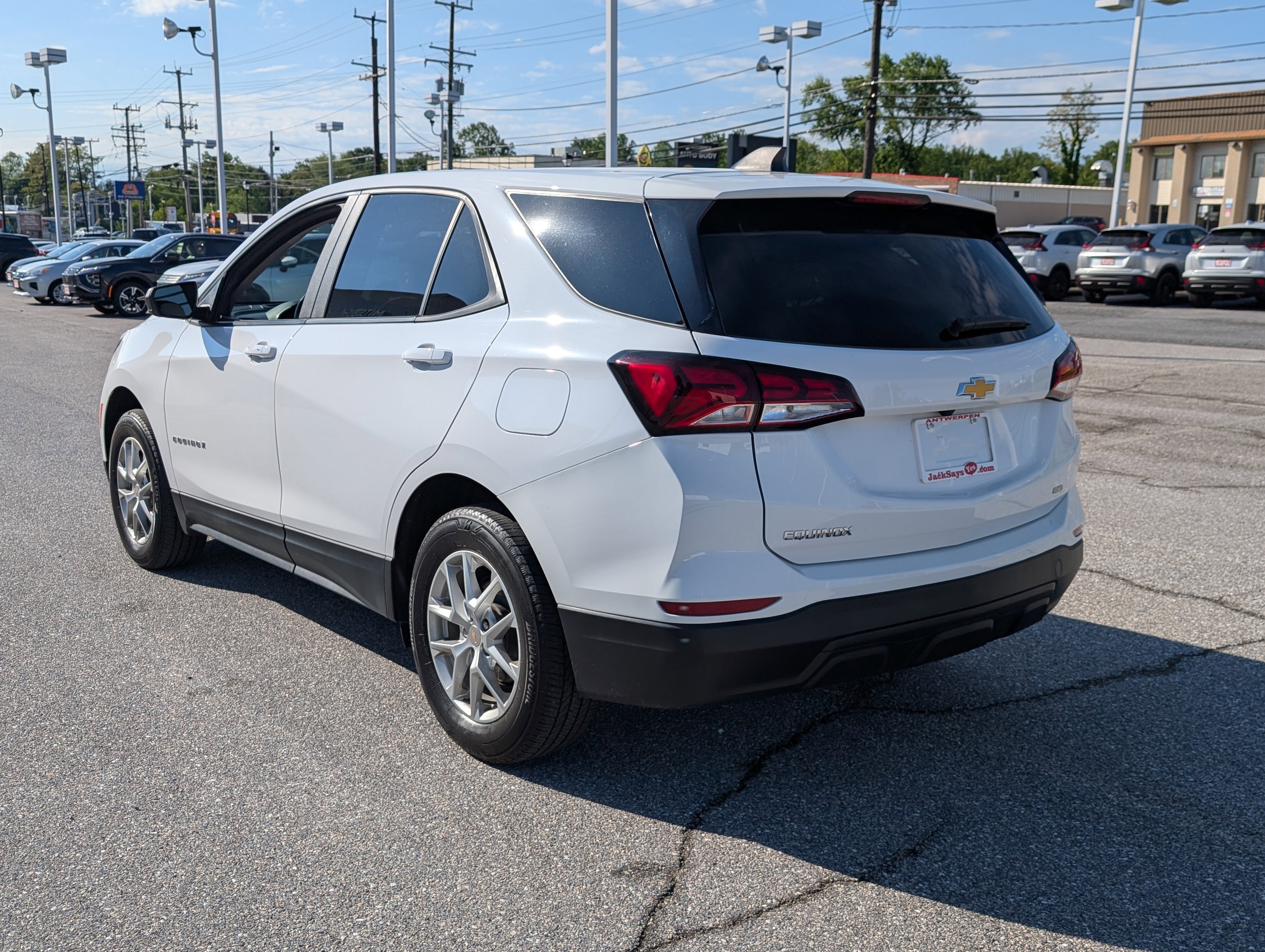 Used 2023 Chevrolet Equinox LS w/ LS Convenience Package image 6