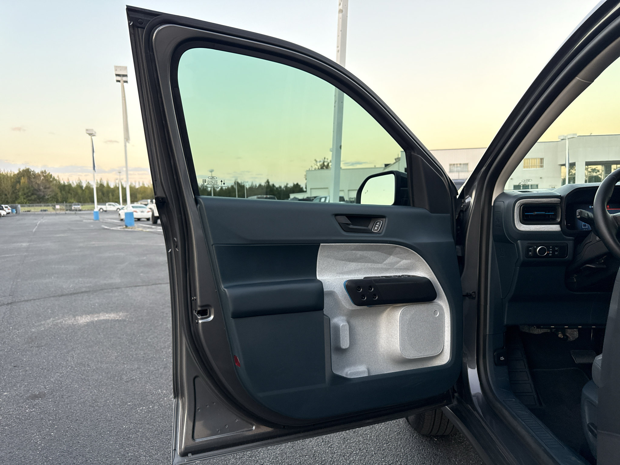 Certified 2025 Ford Maverick XLT w/ XLT Luxury Package FWD image 11