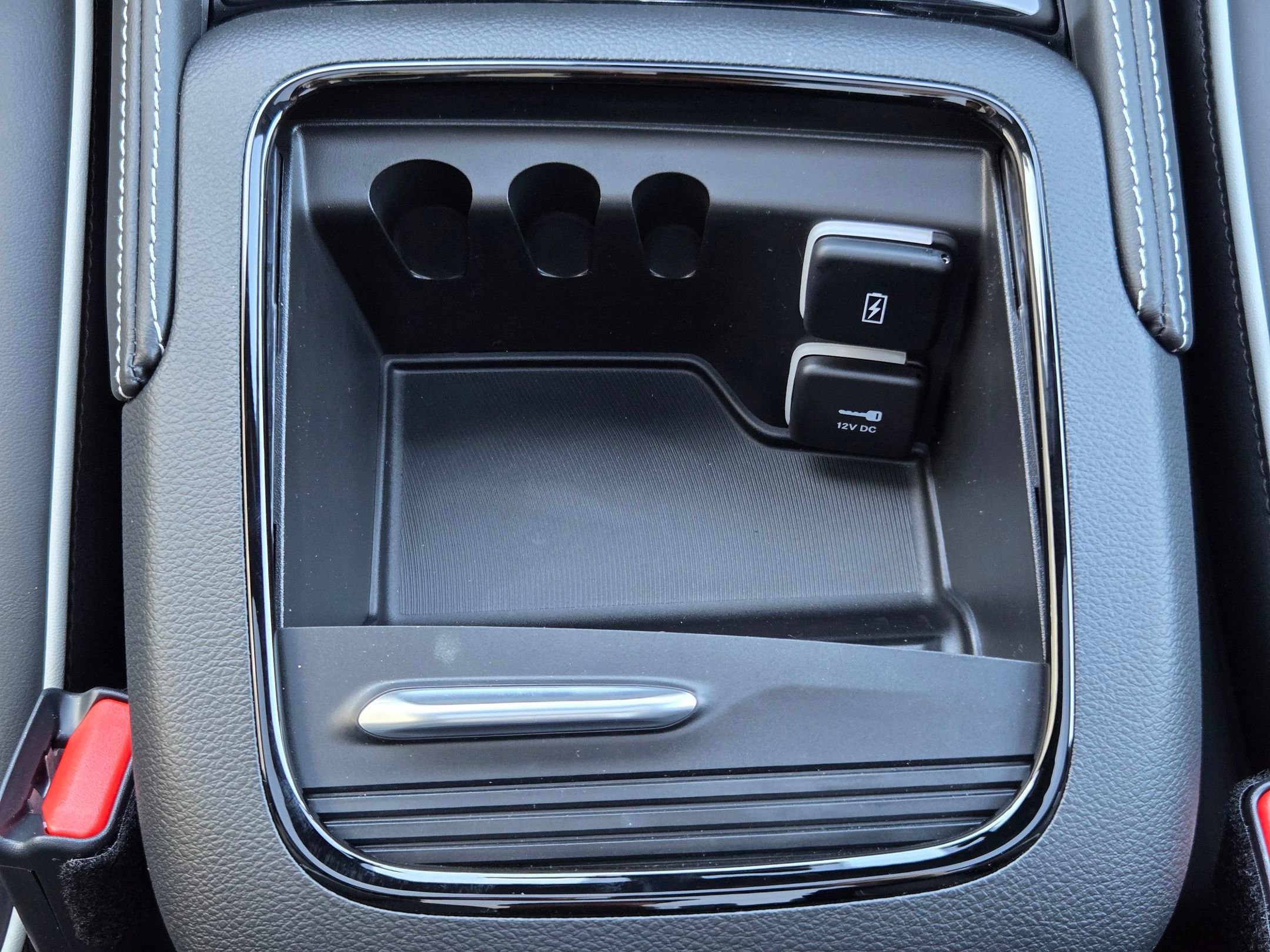 New 2026 Chrysler Pacifica Limited w/ Uconnect Theater Family Group image 12