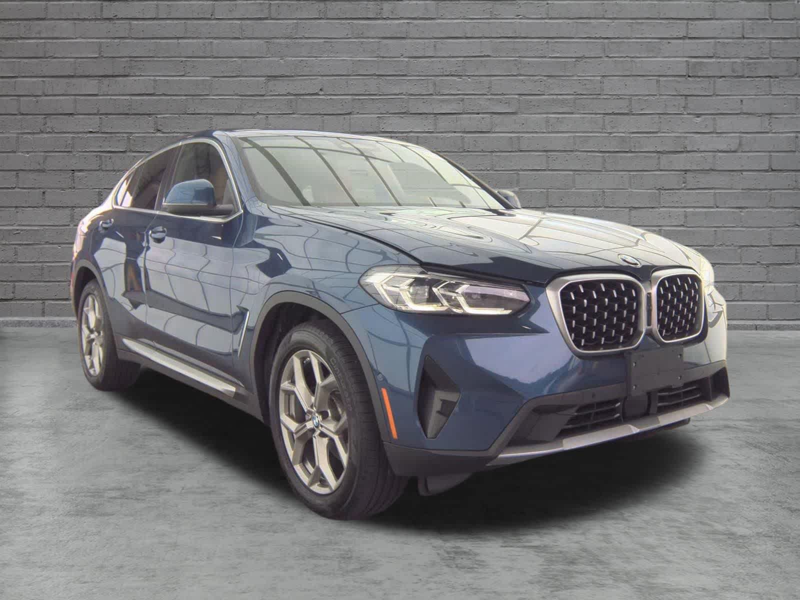Used 2025 BMW X4 xDrive30i w/ Premium Package AWD/4WD image 4