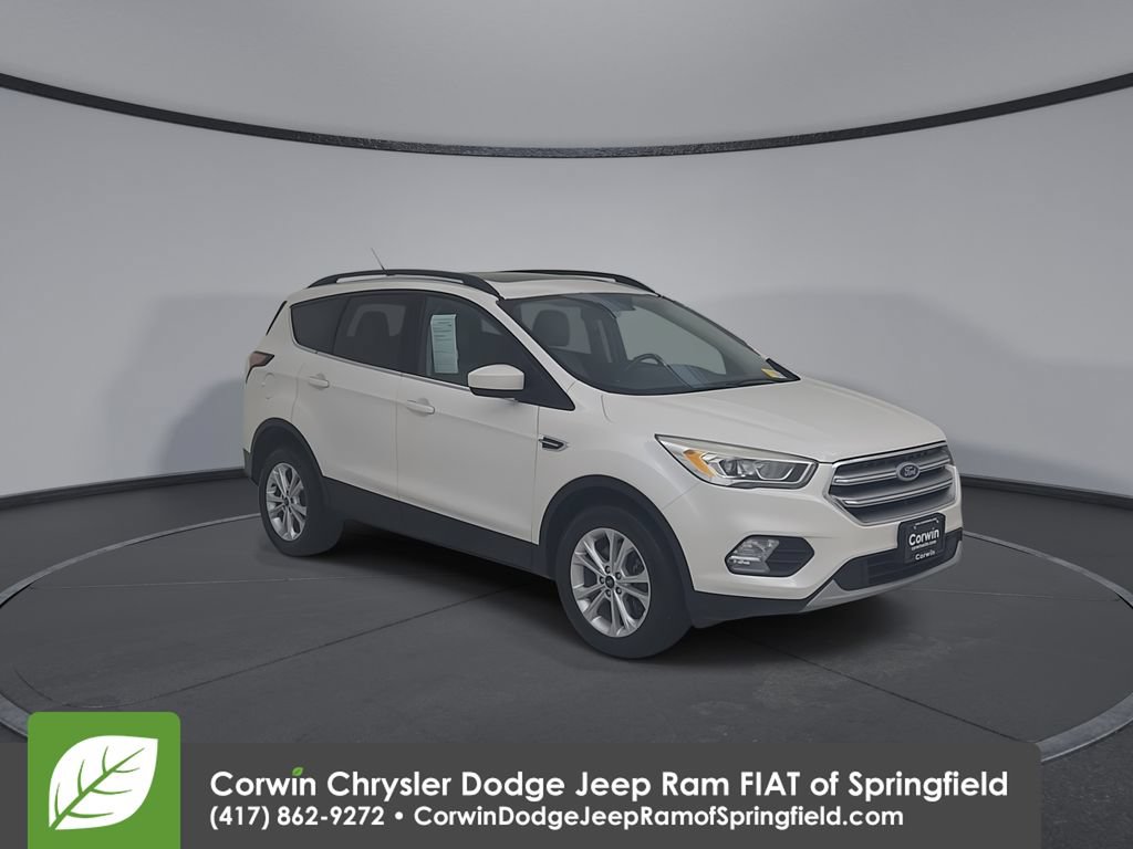 Used 2017 Ford Escape SE w/ SE Leather Comfort Package AWD/4WD image 3