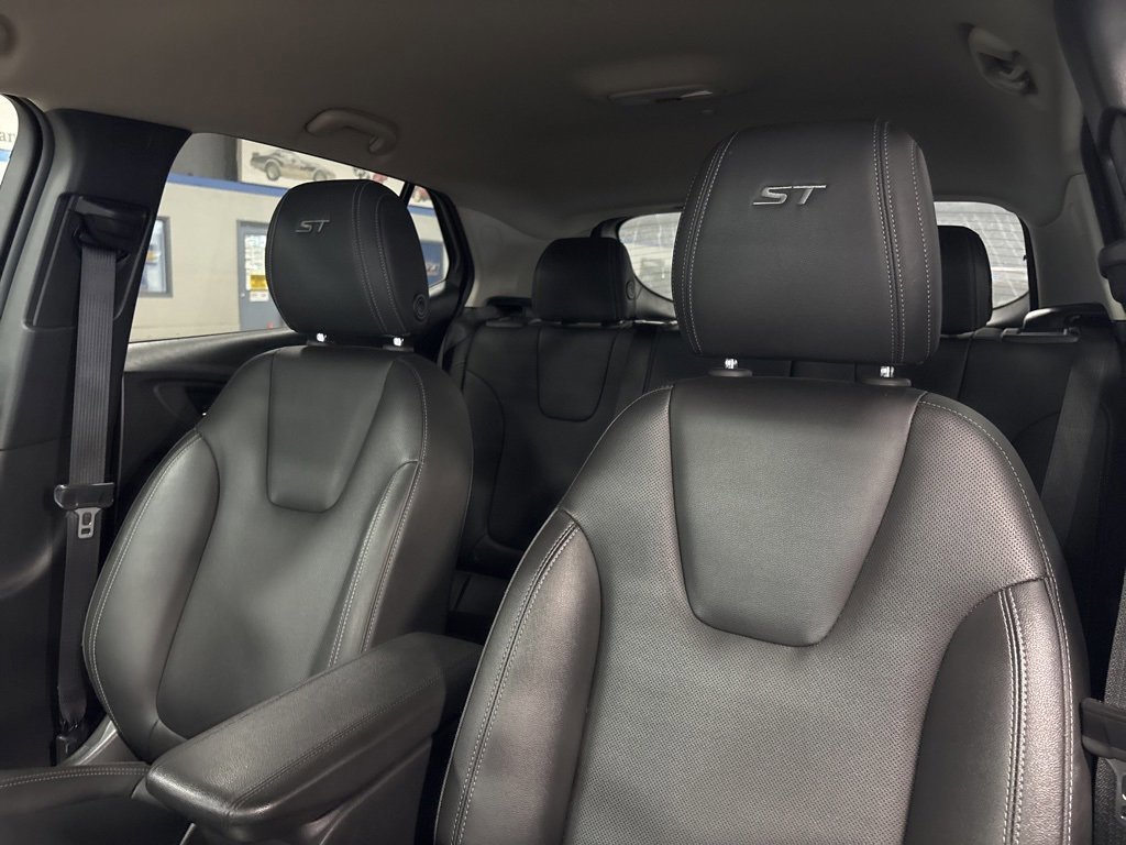 Certified 2024 Buick Encore GX Sport Touring image 6