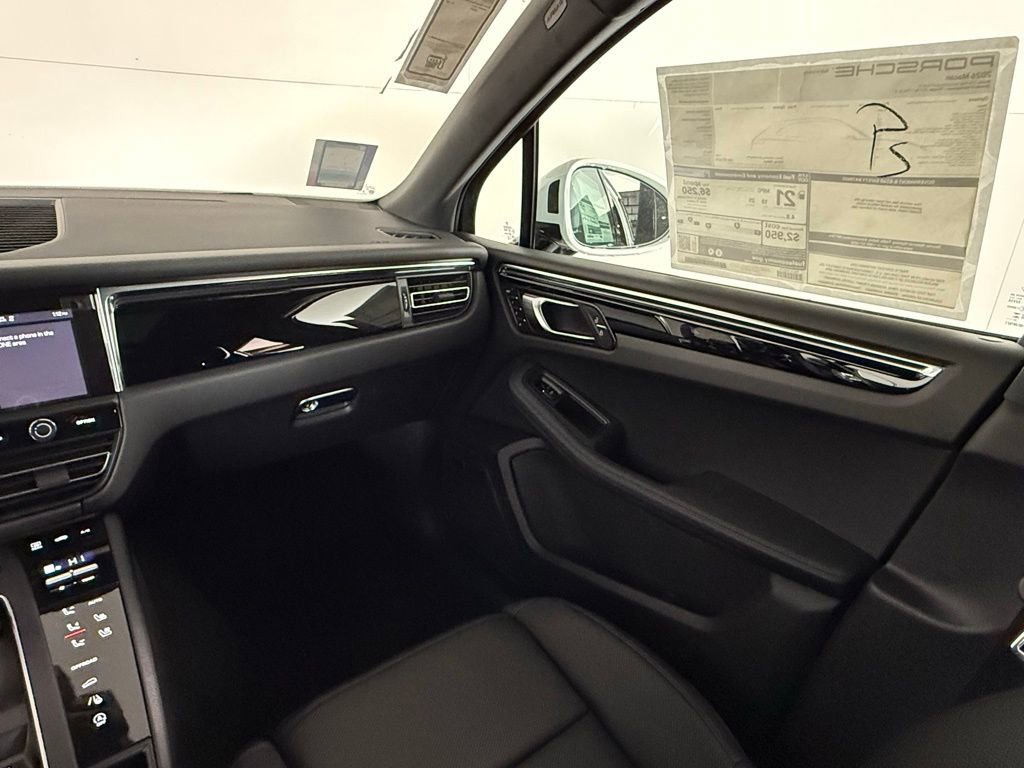 New 2026 Porsche Macan image 23
