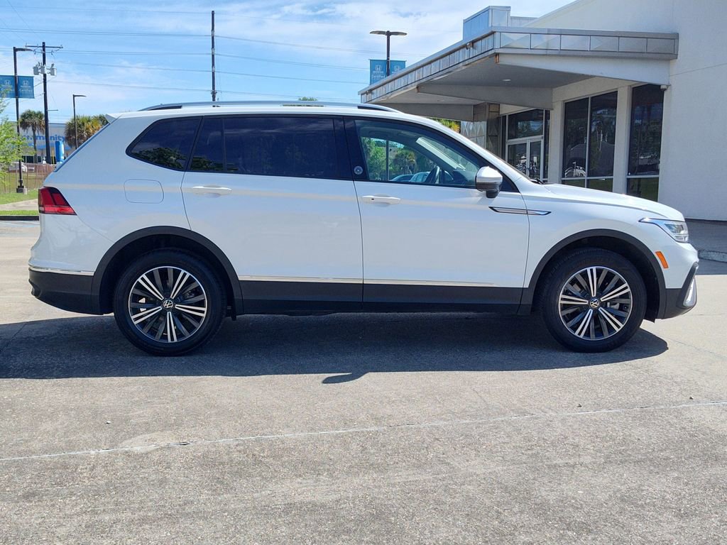 Used 2024 Volkswagen Tiguan Wolfsburg Edition image 12