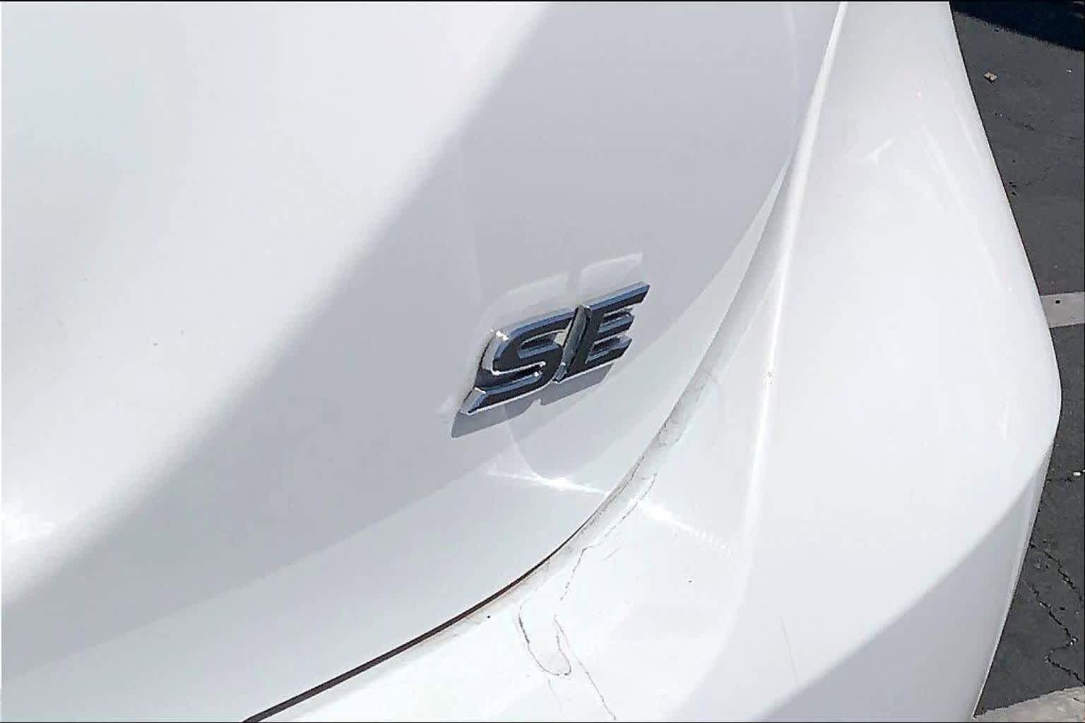 Used 2021 Toyota Camry SE FWD image 9
