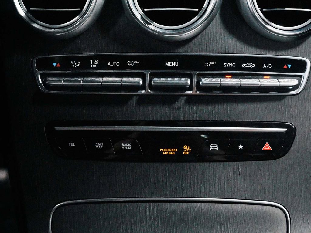 Used 2022 Mercedes-Benz GLC 300 4MATIC w/ Multimedia Package Lite image 19