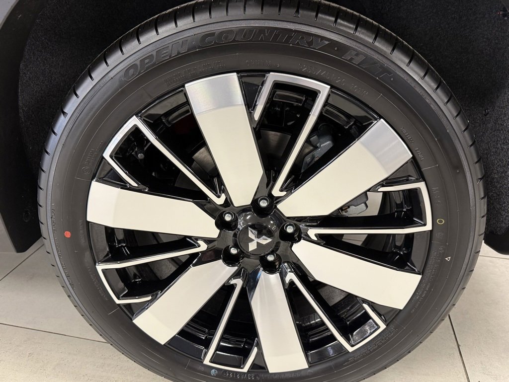 New 2026 Mitsubishi Outlander SEL image 10