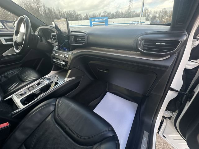 Used 2020 Ford Explorer Platinum w/ Premium Technology Package image 31