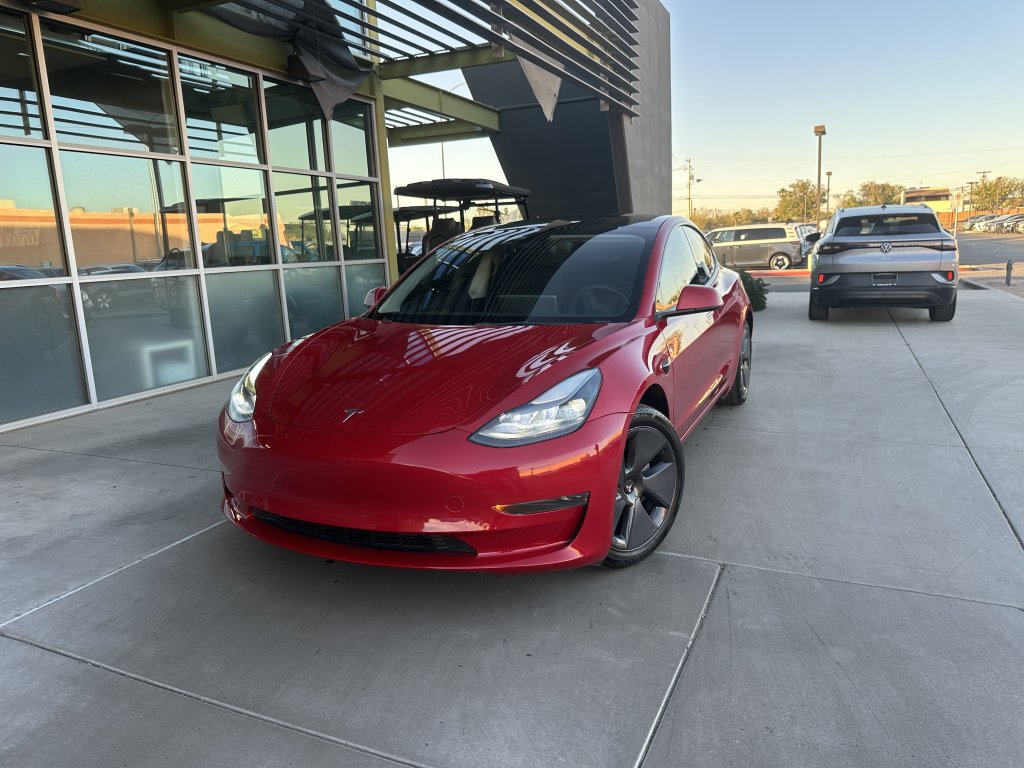 Used 2023 Tesla Model 3 Standard Range image 2