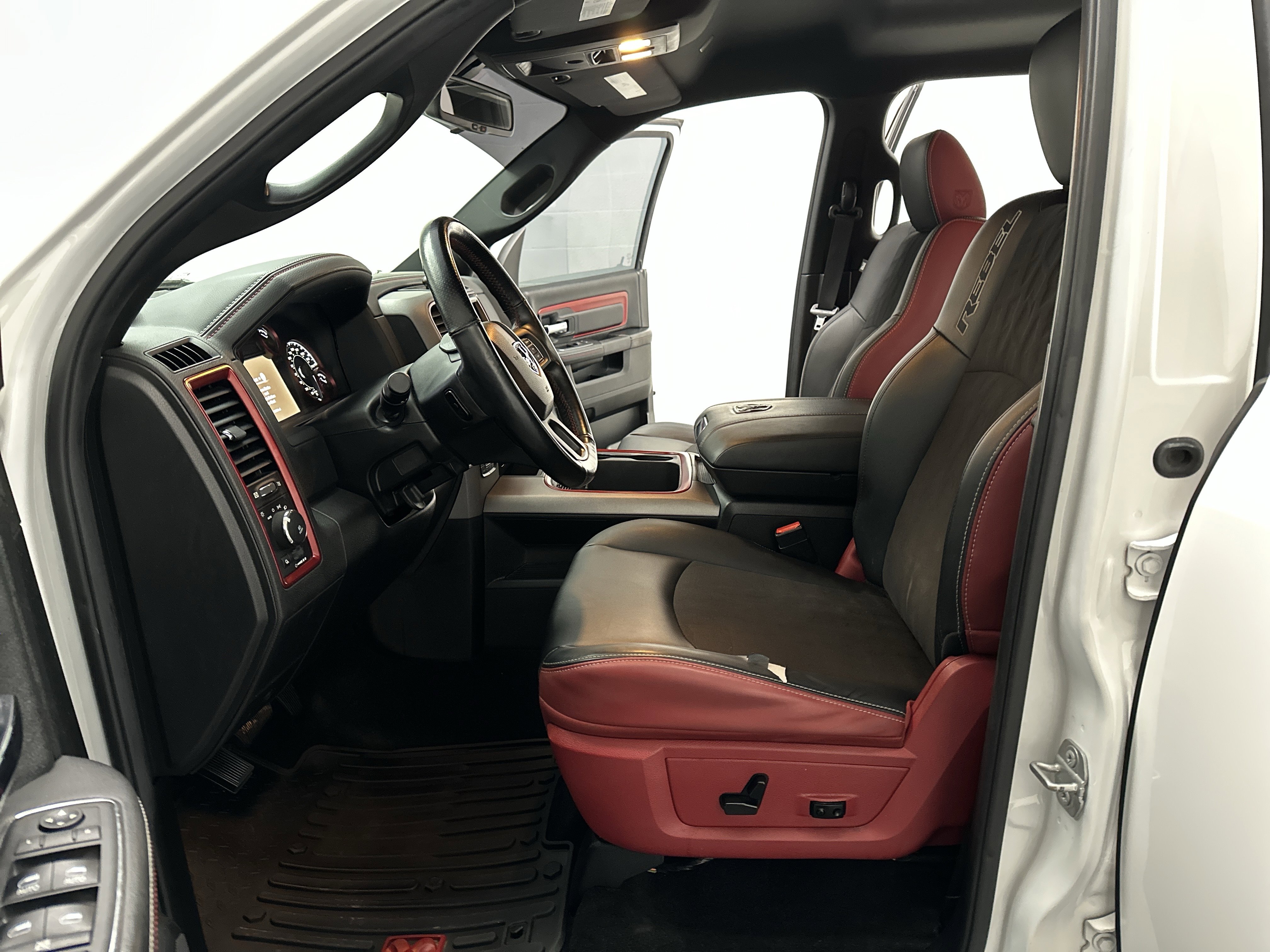 Used 2018 RAM 1500 Rebel w/ Luxury Group image 20