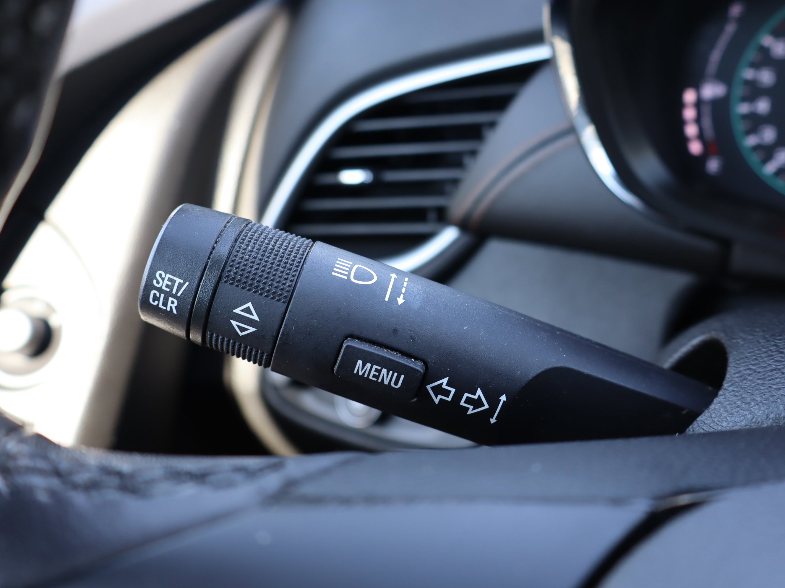 Used 2018 Chevrolet Trax LT w/ LT Convenience Package image 21