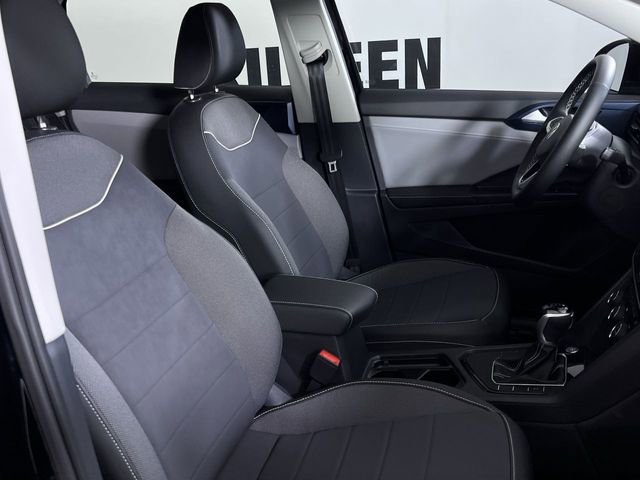 Used 2024 Volkswagen Taos SE image 22