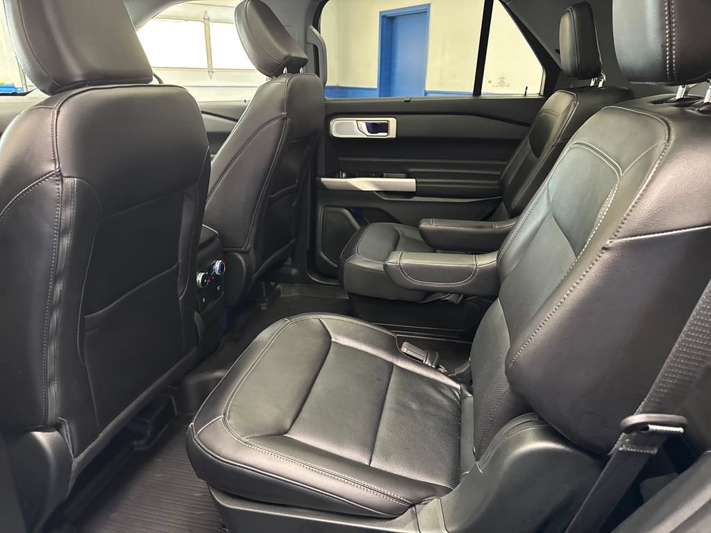 Used 2023 Ford Explorer Limited w/ Limited Technology Package AWD/4WD image 28