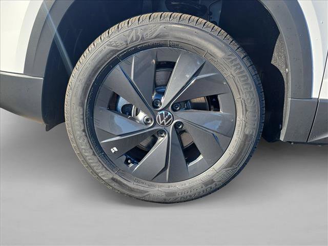 Used 2026 Volkswagen Taos S FWD image 11