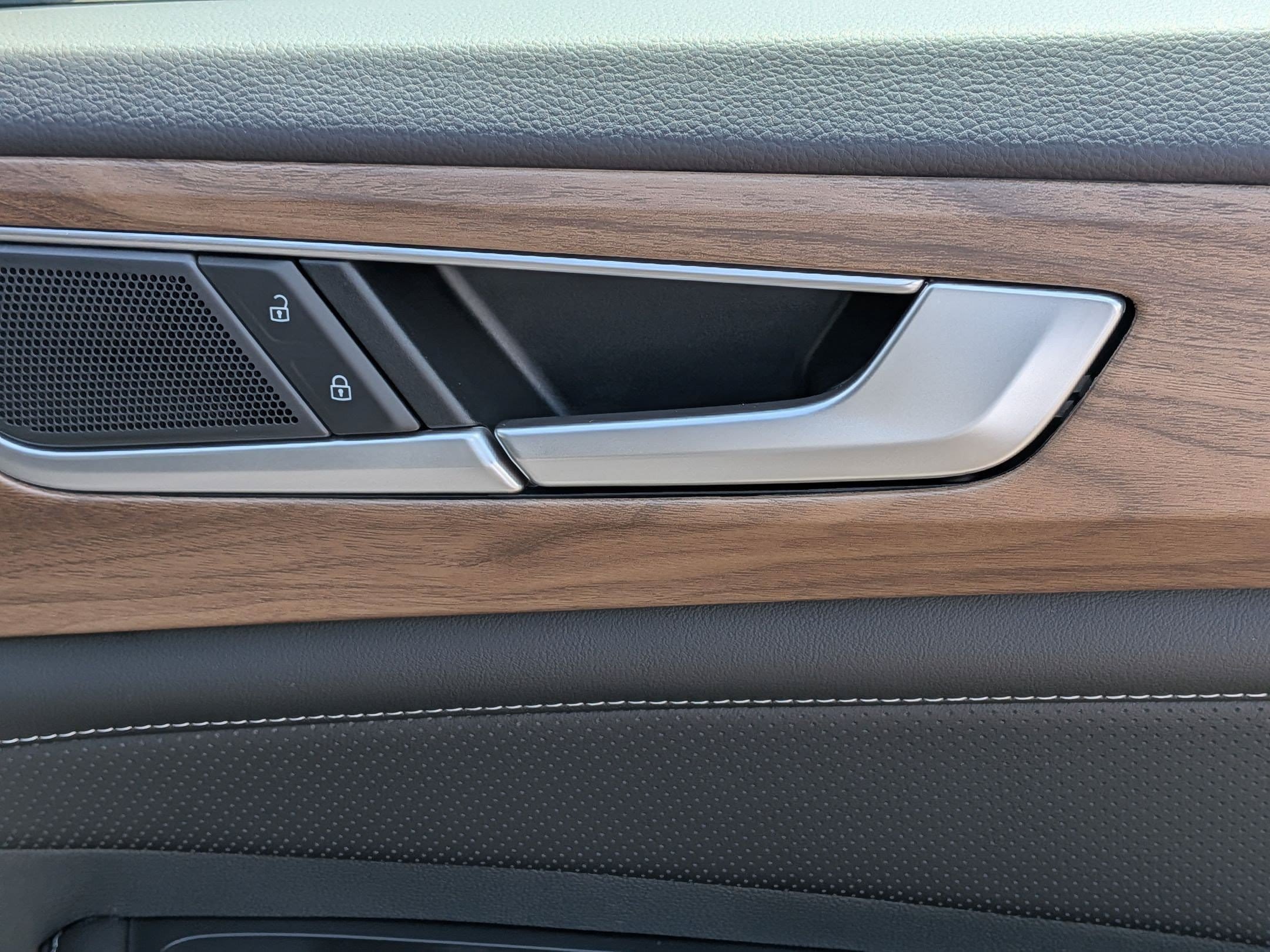 New 2026 Volkswagen Atlas SE FWD image 34