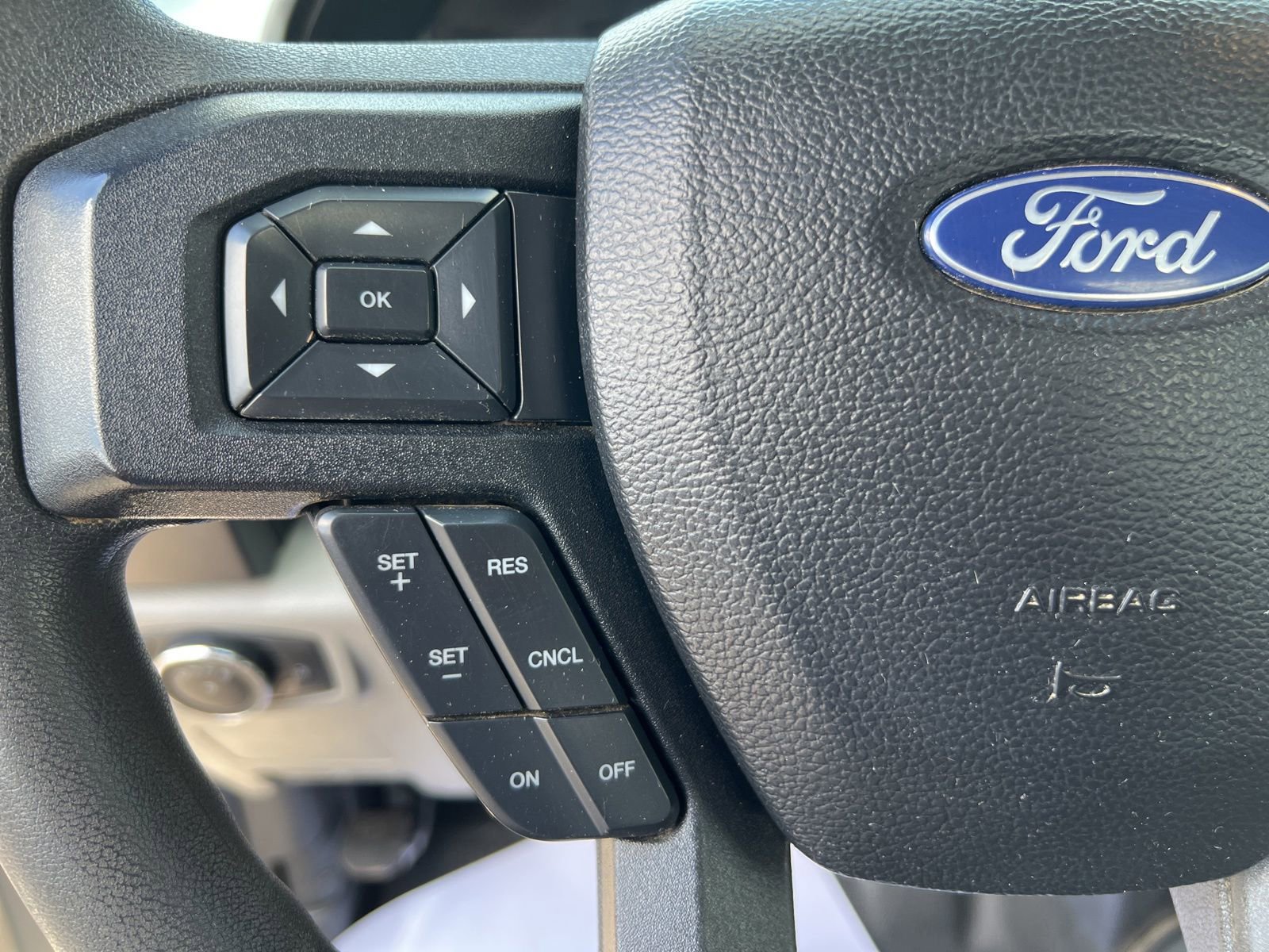 Used 2017 Ford F550 4x4 Regular Cab Super Duty image 29