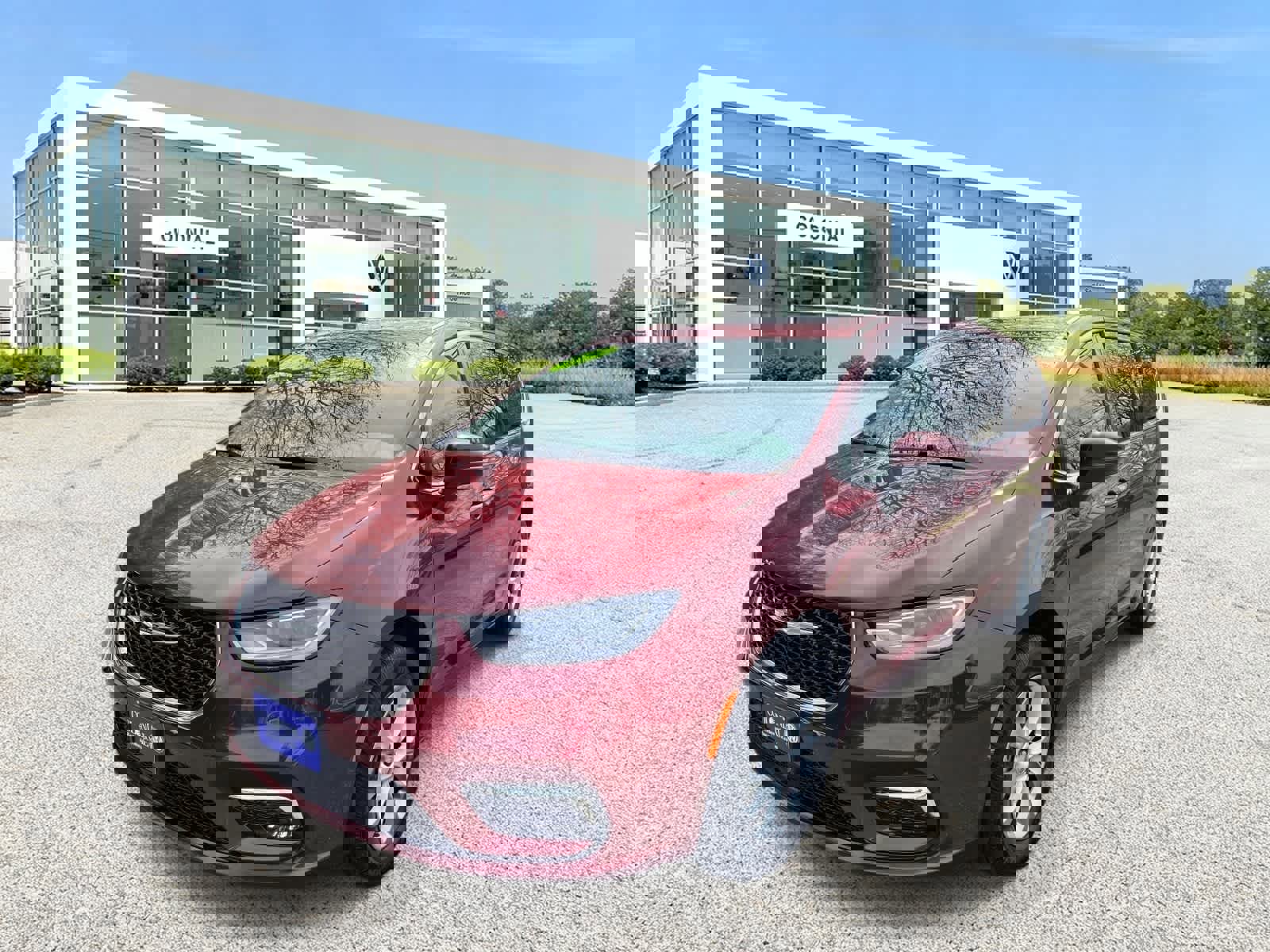 Used 2023 Chrysler Pacifica Touring-L AWD/4WD image 1