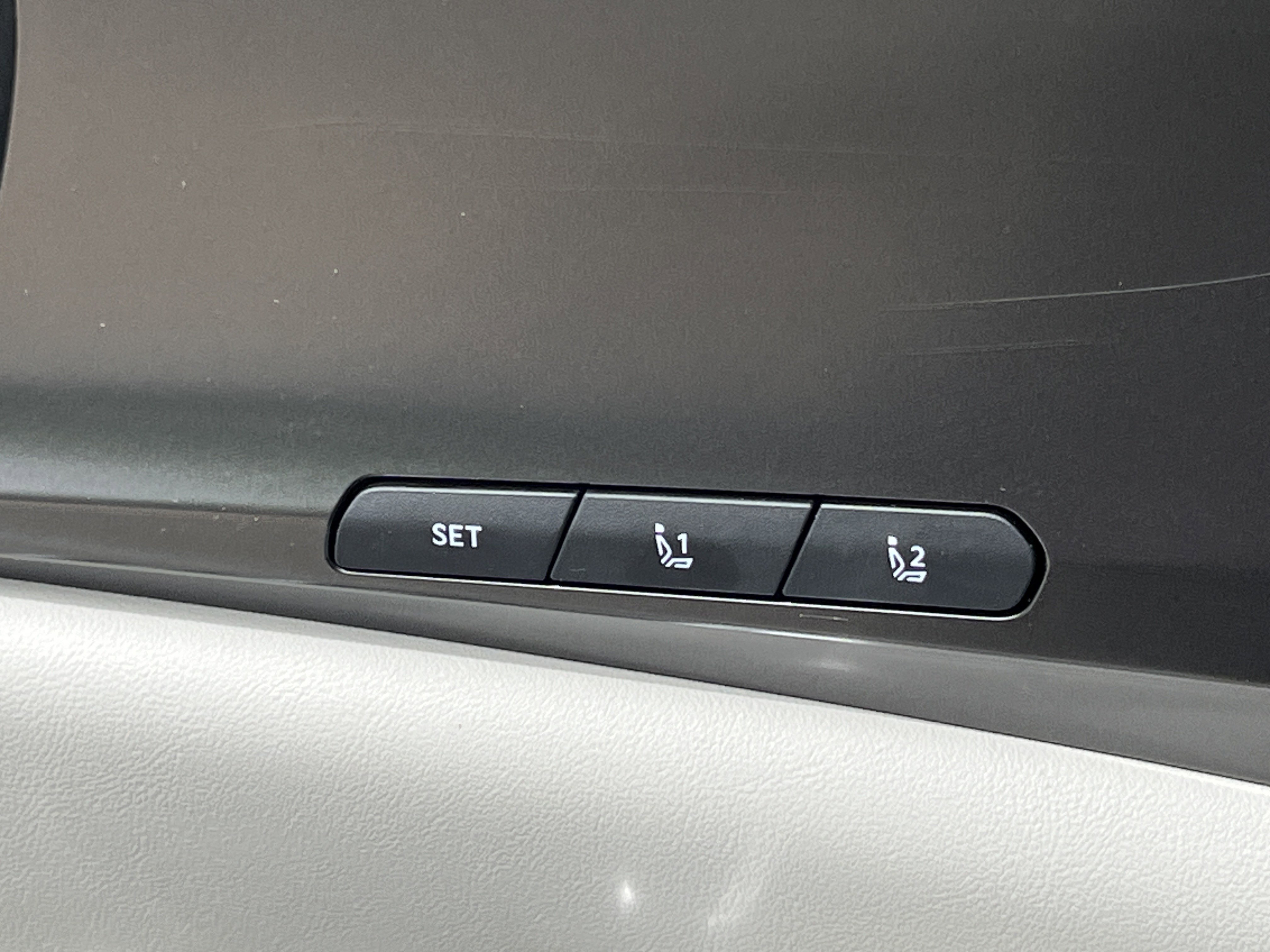 Used 2025 Kia Carnival SX Prestige FWD image 17