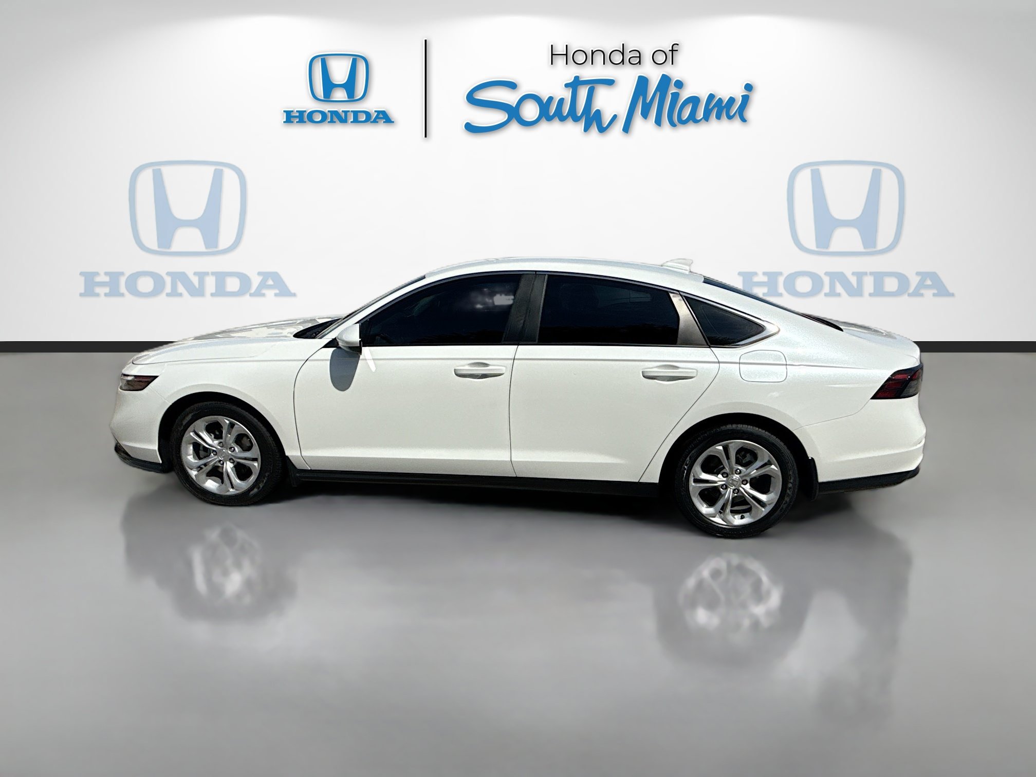 Certified 2024 Honda Accord LX image 4