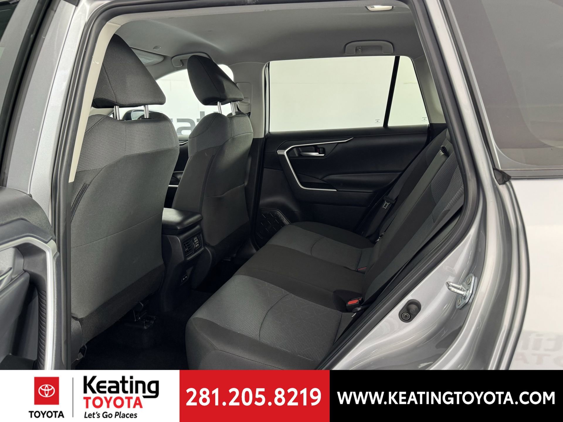 Used 2025 Toyota RAV4 XLE image 15