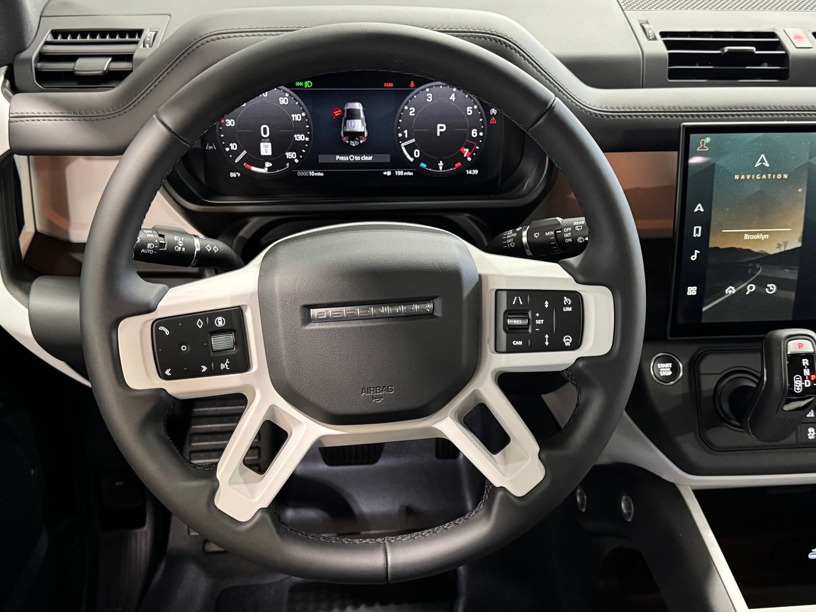 New 2026 Land Rover Defender 110 X-Dynamic SE AWD/4WD image 18
