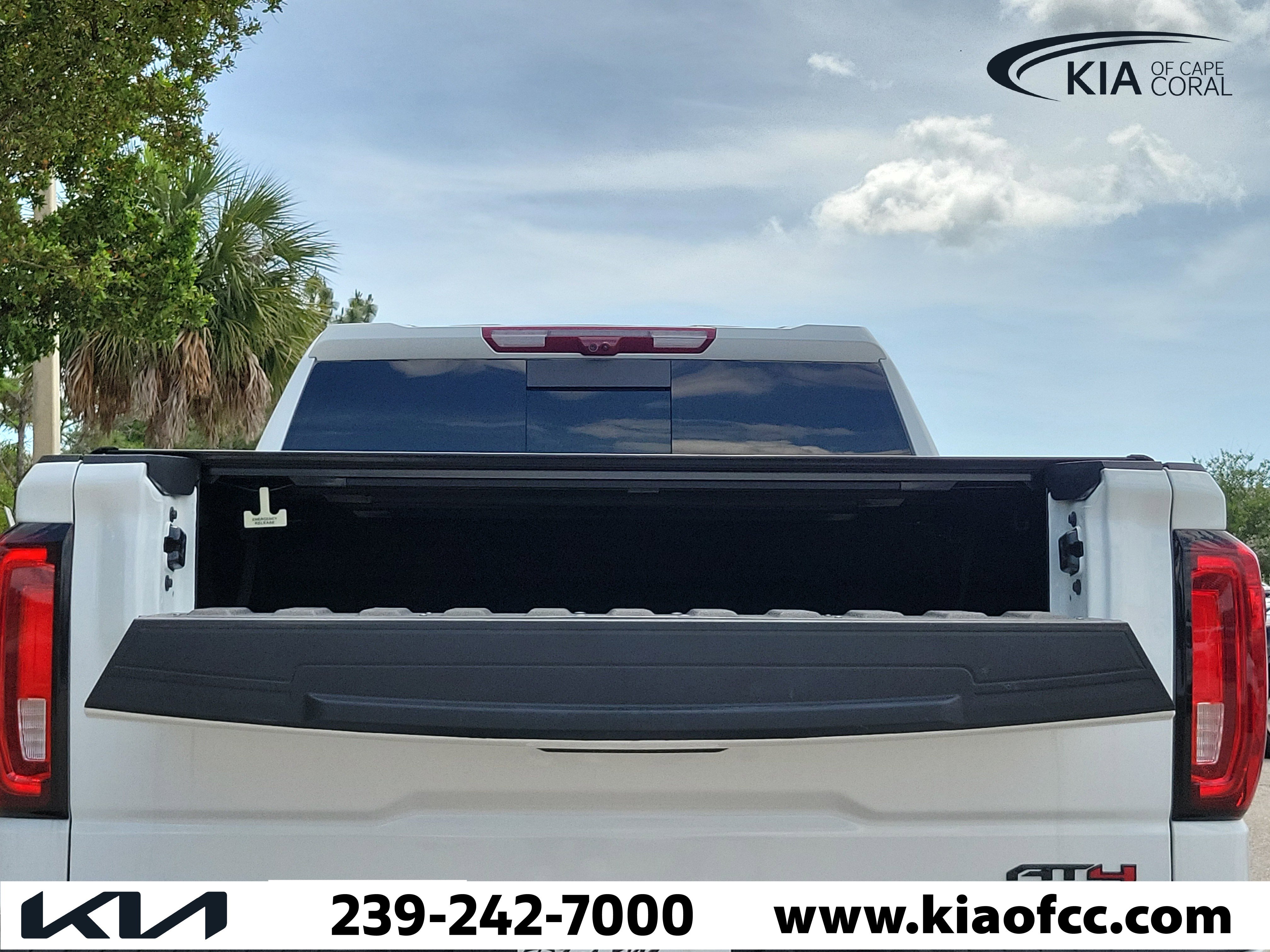 Used 2025 GMC Sierra 1500 AT4 w/ AT4 Premium Package AWD/4WD image 29