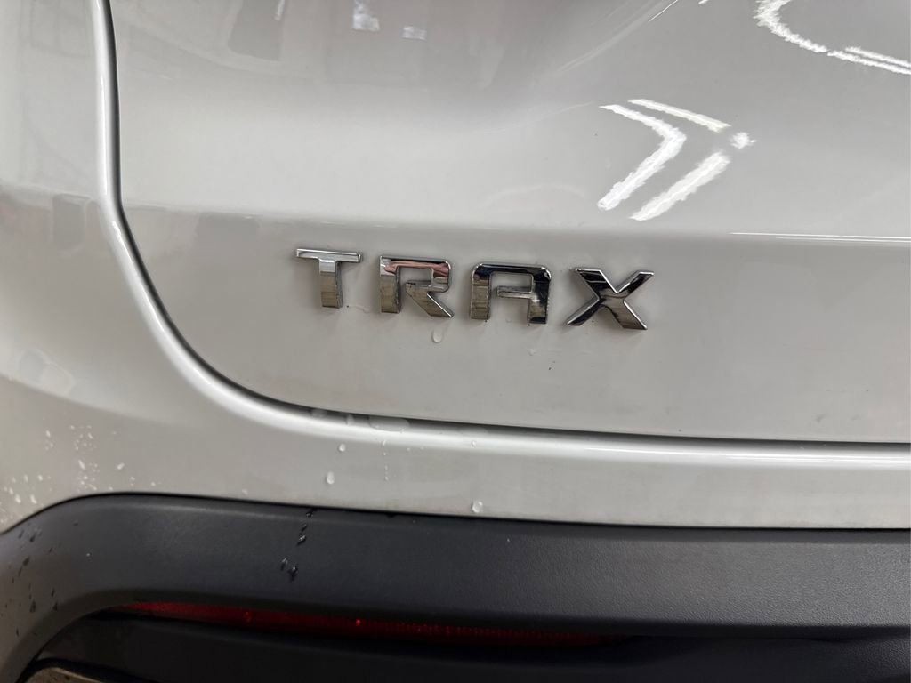 Used 2024 Chevrolet Trax ACTIV w/ Sunroof Package image 14