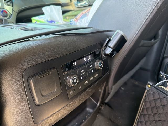 Used 2017 Chevrolet Suburban Premier image 21