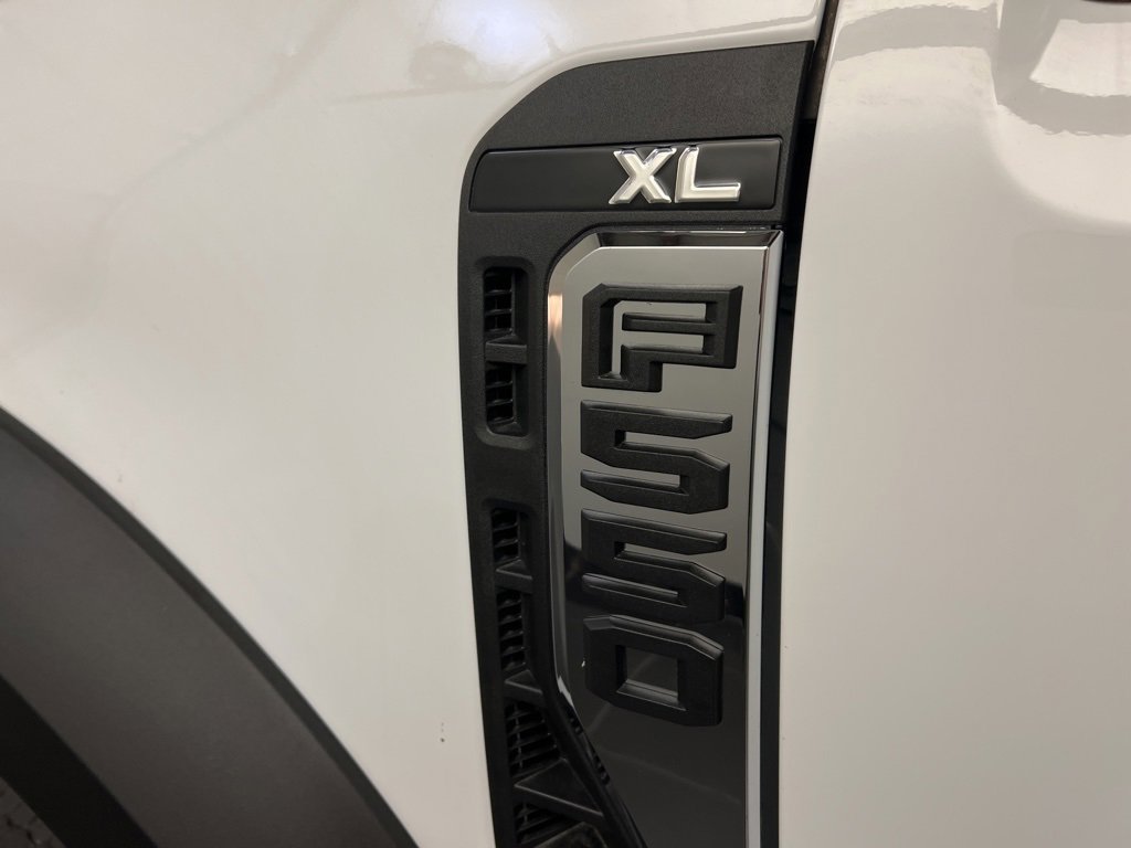 New 2025 Ford F550 4x4 Regular Cab Super Duty image 26