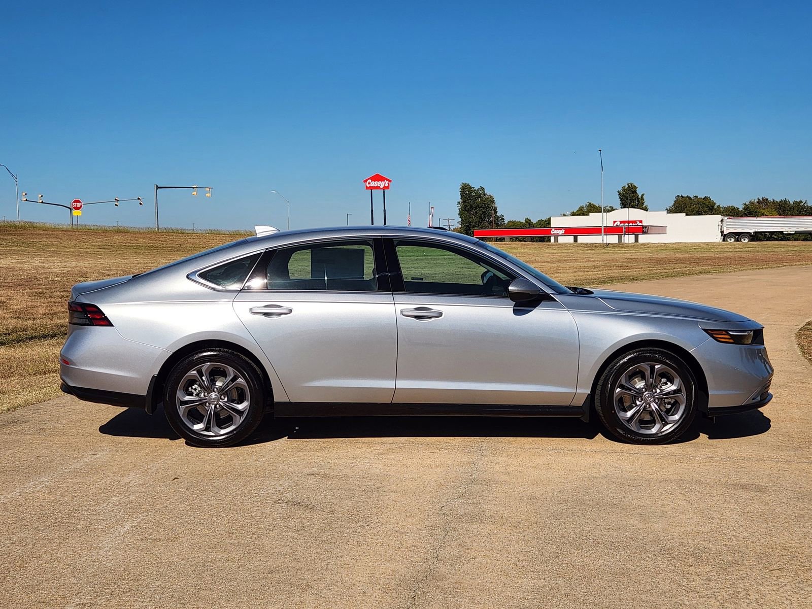 New 2025 Honda Accord EX-L image 7