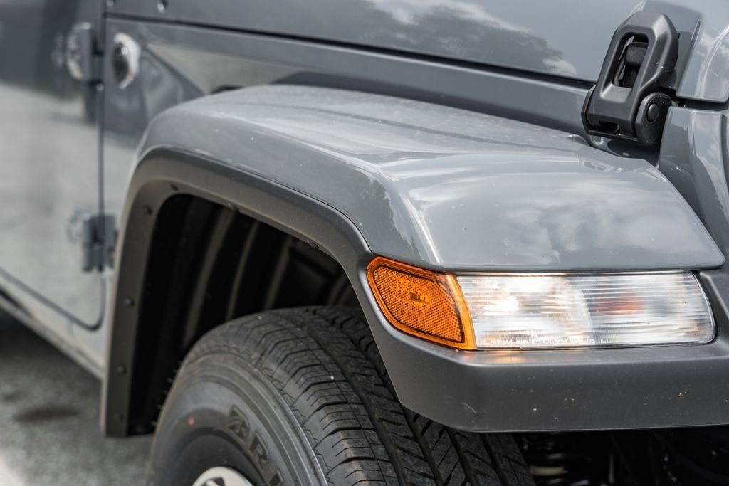 New 2025 Jeep Gladiator Sport AWD/4WD image 15