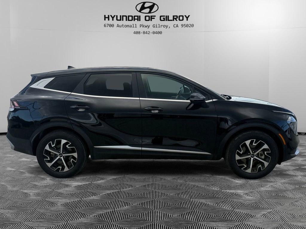 Used 2024 Kia Sportage EX image 2