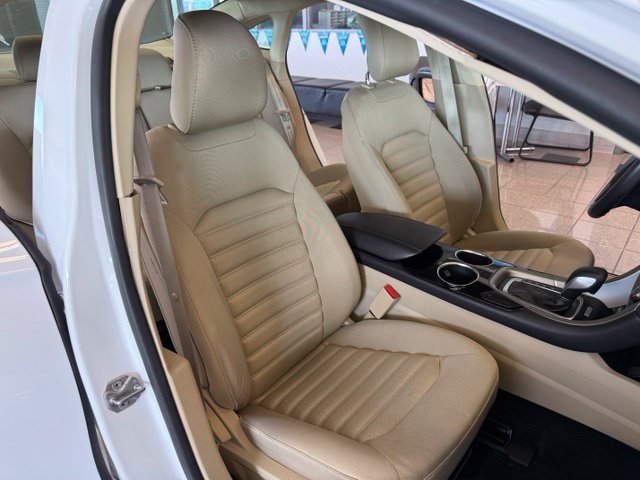 Used 2014 Ford Fusion SE FWD image 26