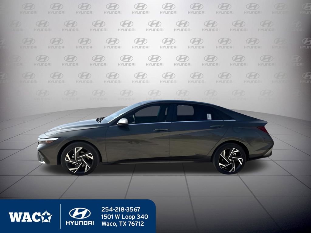 Used 2025 Hyundai Elantra SEL image 9