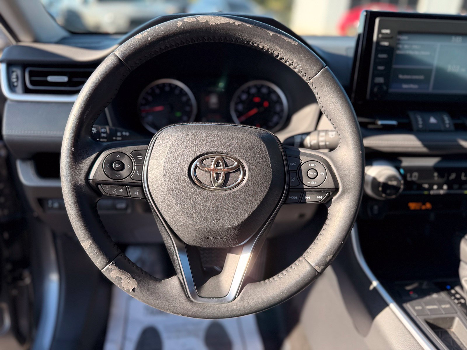 Used 2019 Toyota RAV4 XLE Premium FWD image 18