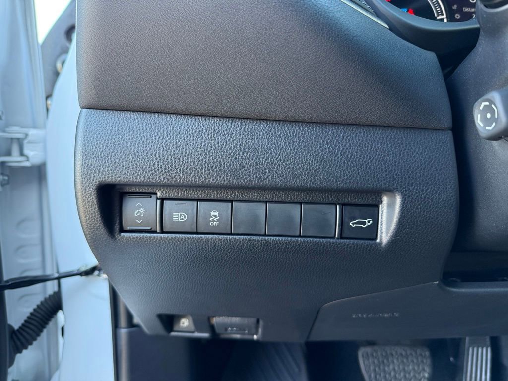 Used 2023 Toyota Venza Nightshade image 14