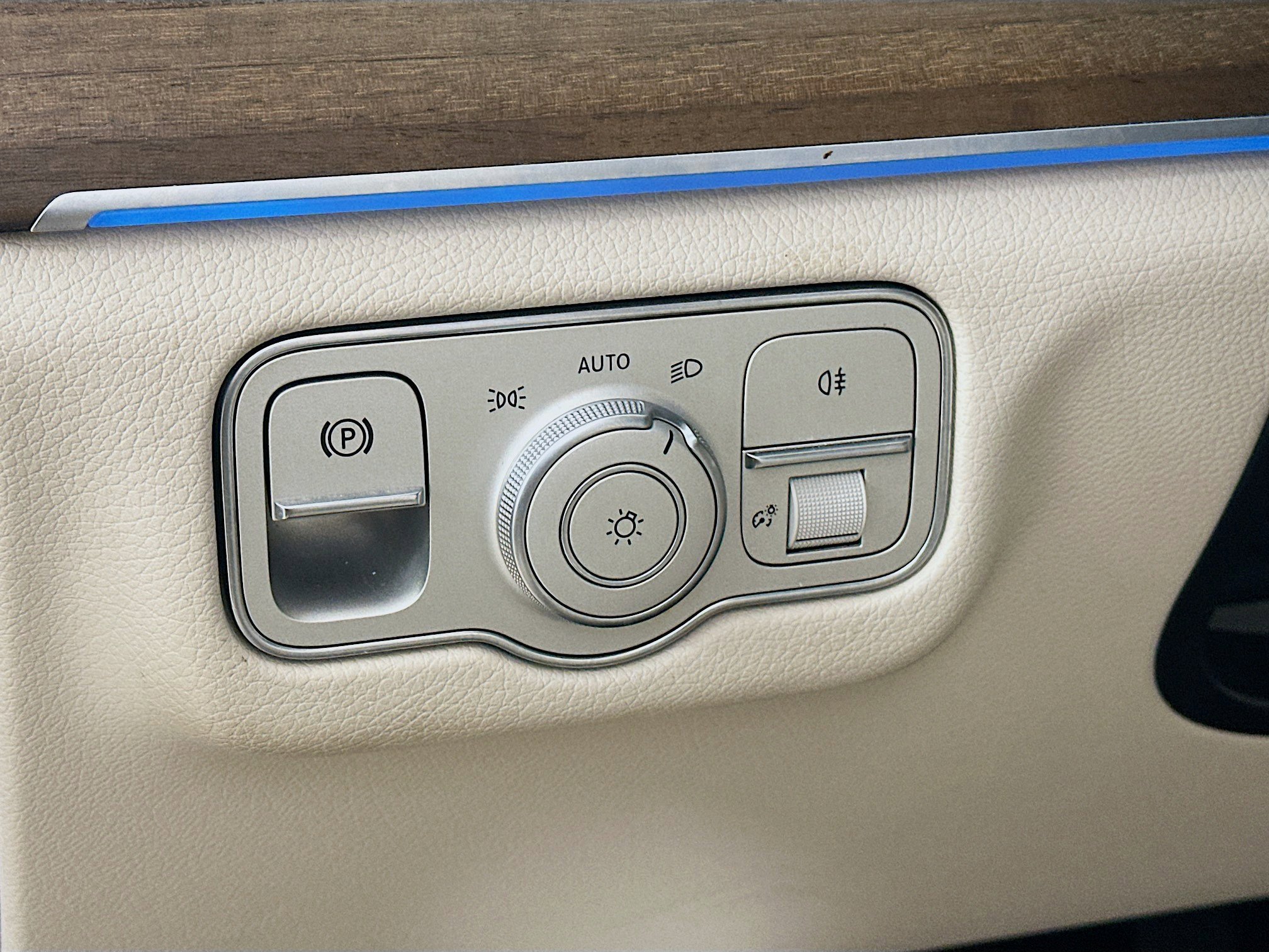 Certified 2024 Mercedes-Benz GLE 450 4MATIC image 10