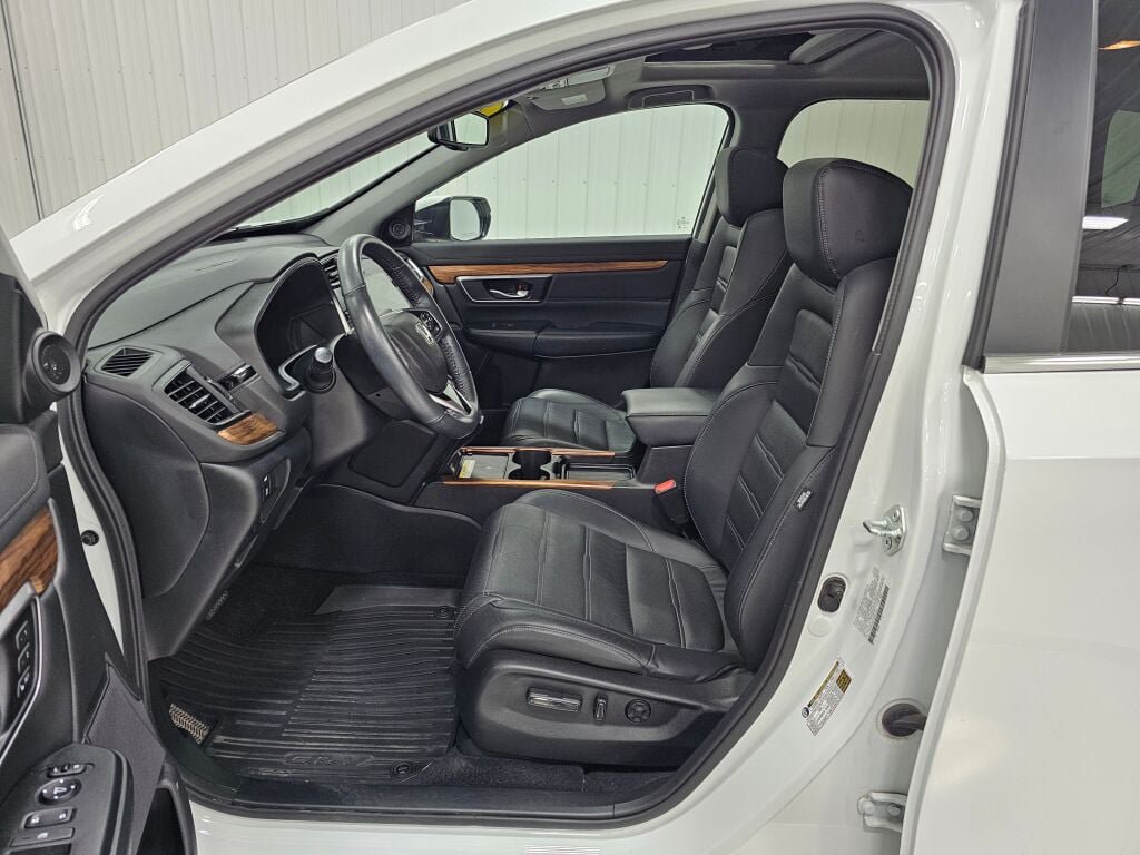 Used 2022 Honda CR-V Touring image 11
