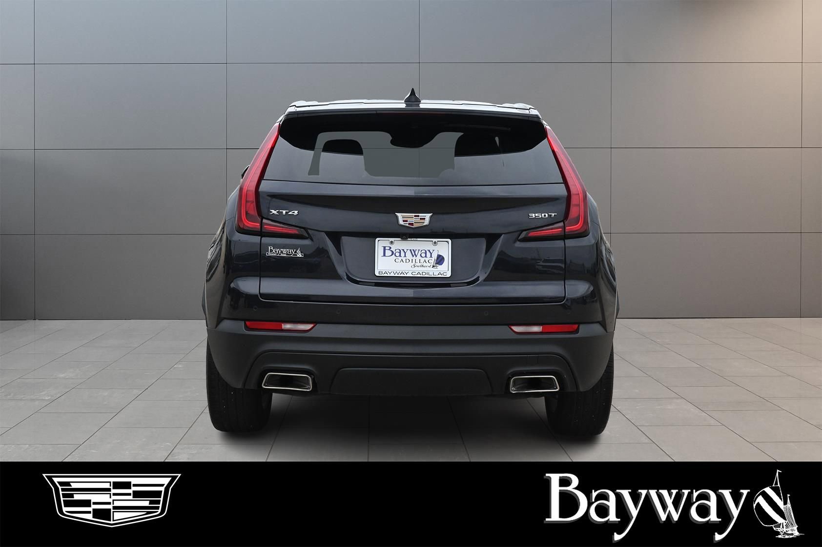 Used 2023 Cadillac XT4 Luxury w/ Cold Weather Package FWD image 6