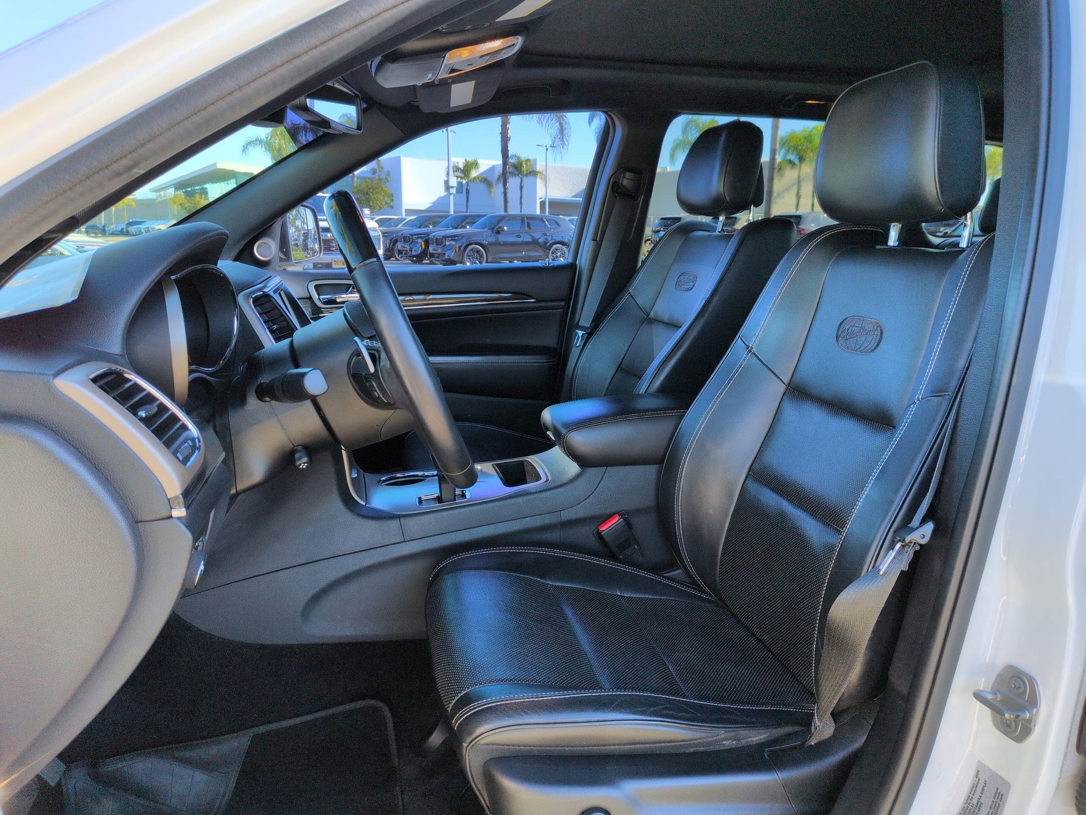 Used 2015 Jeep Grand Cherokee Overland image 16