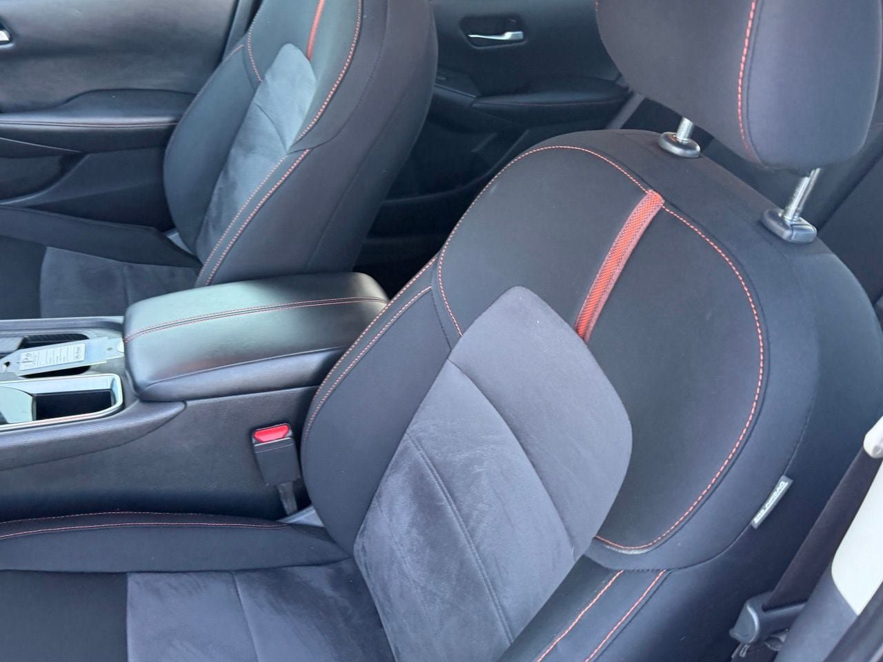 Certified 2024 Nissan Sentra SR FWD image 31