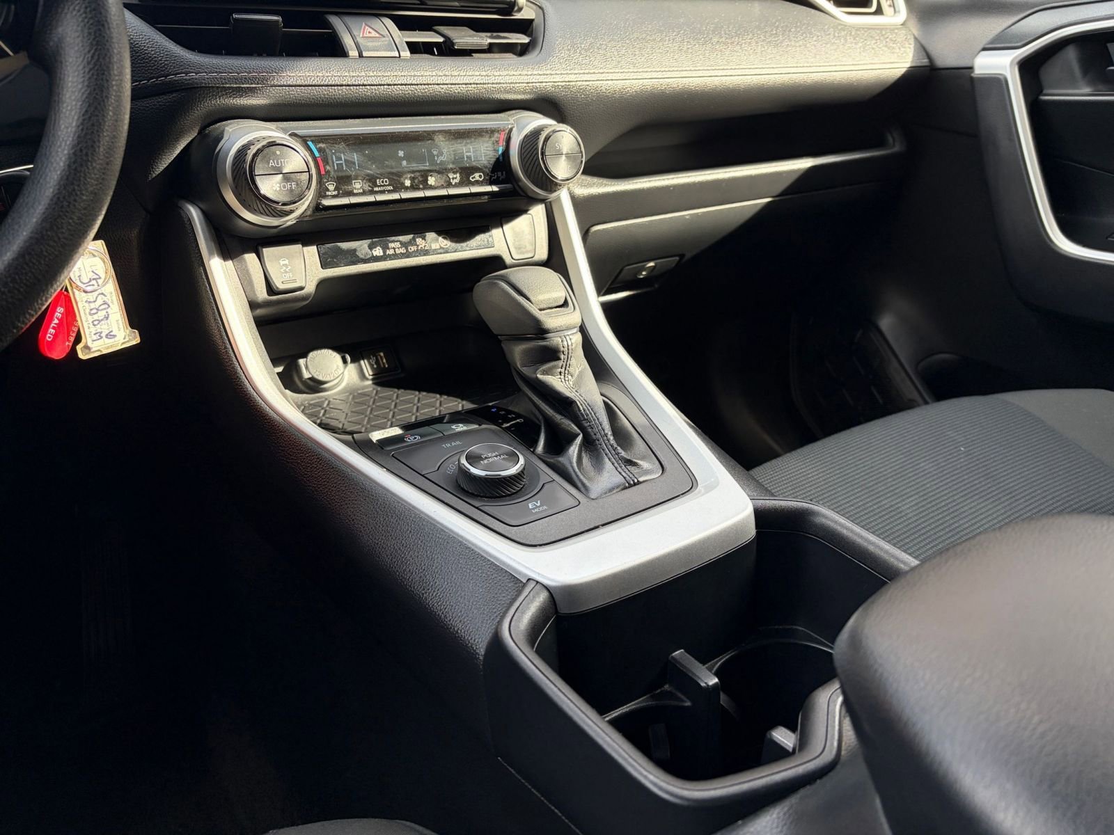 Used 2025 Toyota RAV4 LE image 40