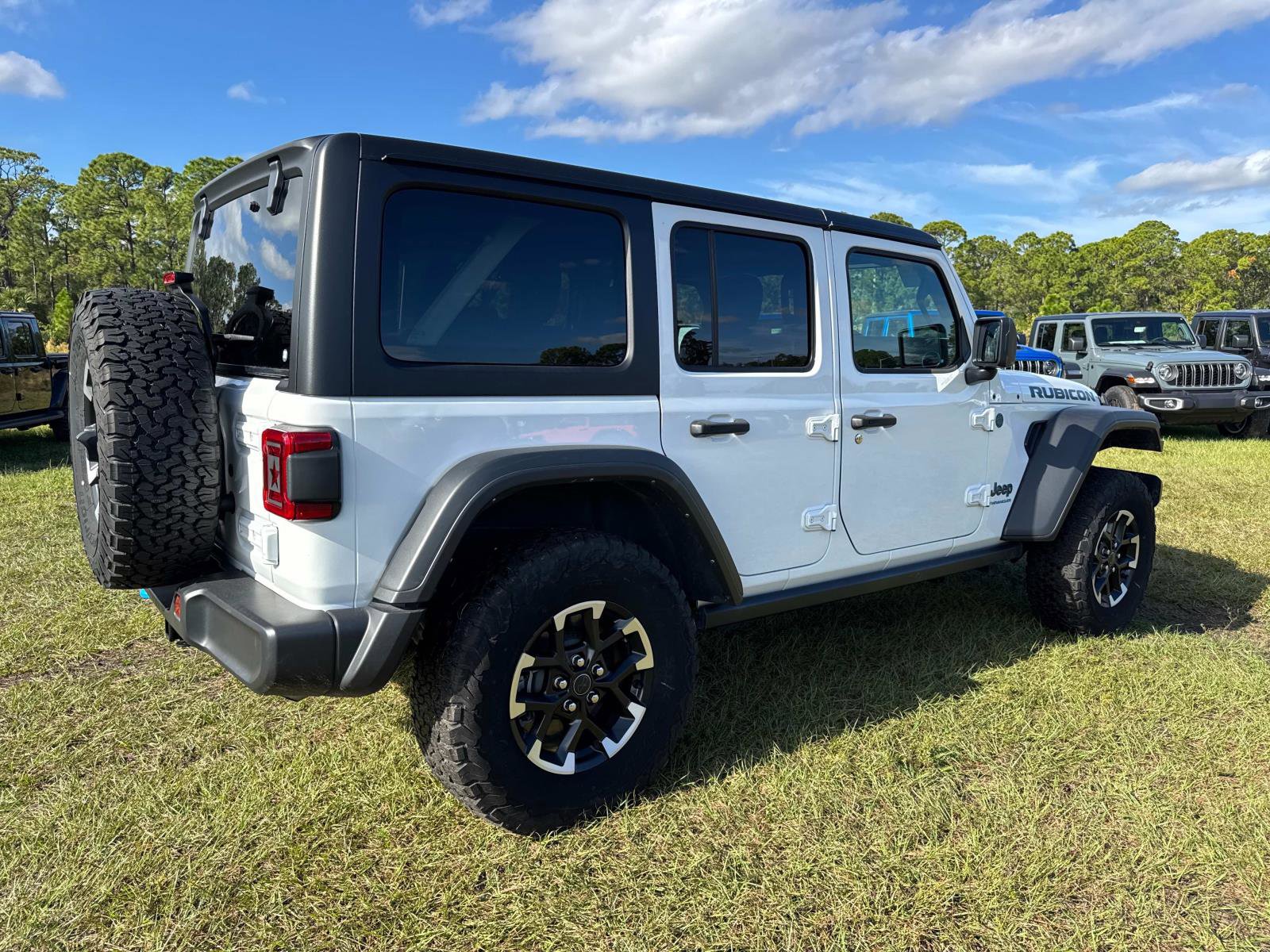 Used 2024 Jeep Wrangler Unlimited Rubicon 4xe image 3