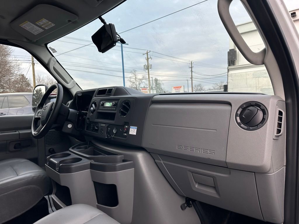 Used 2024 Ford E-350 and Econoline 350 Super Duty image 42