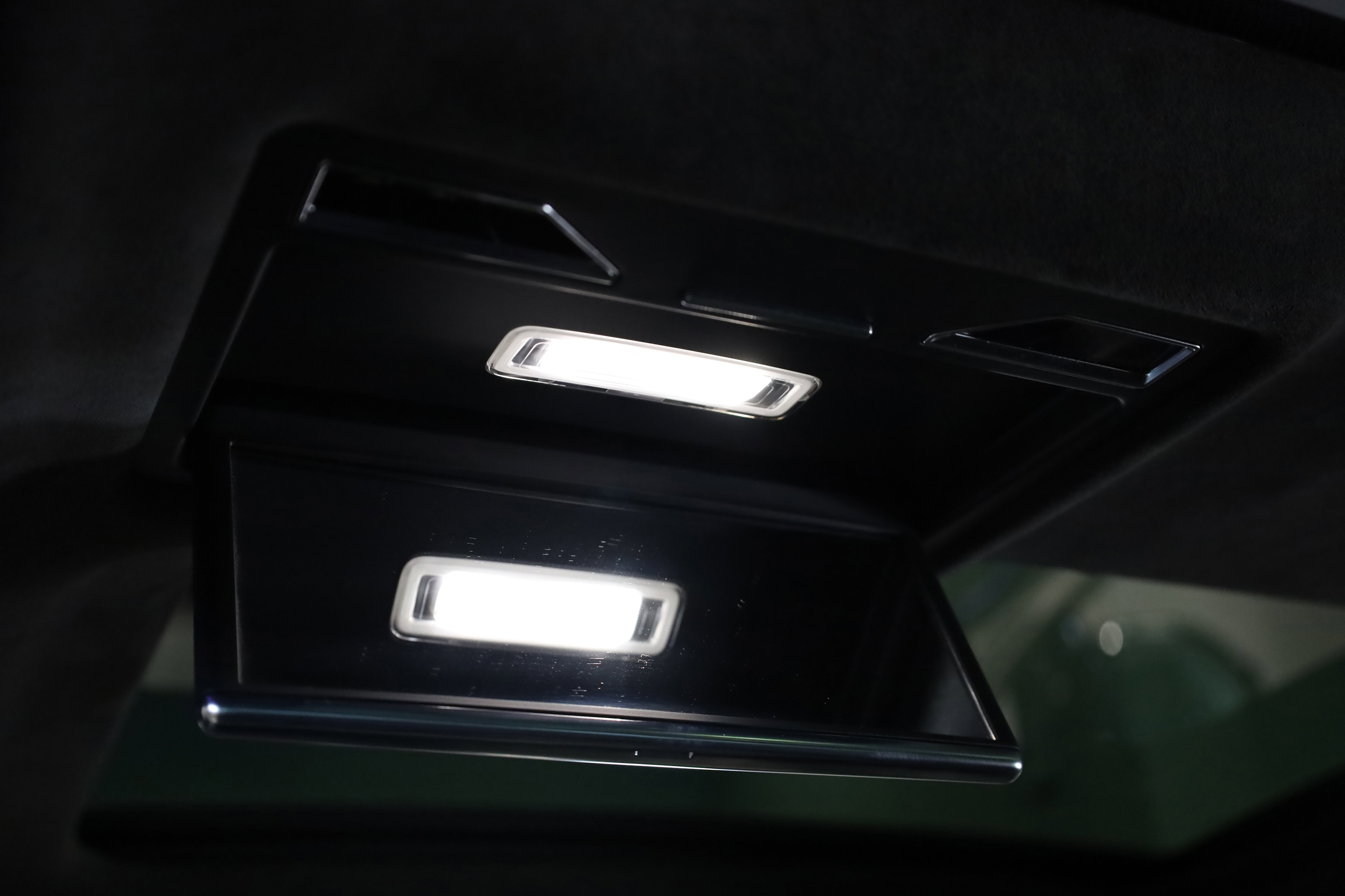 Used 2020 Audi A8 L 4.0T w/ Sport Plus Package image 44