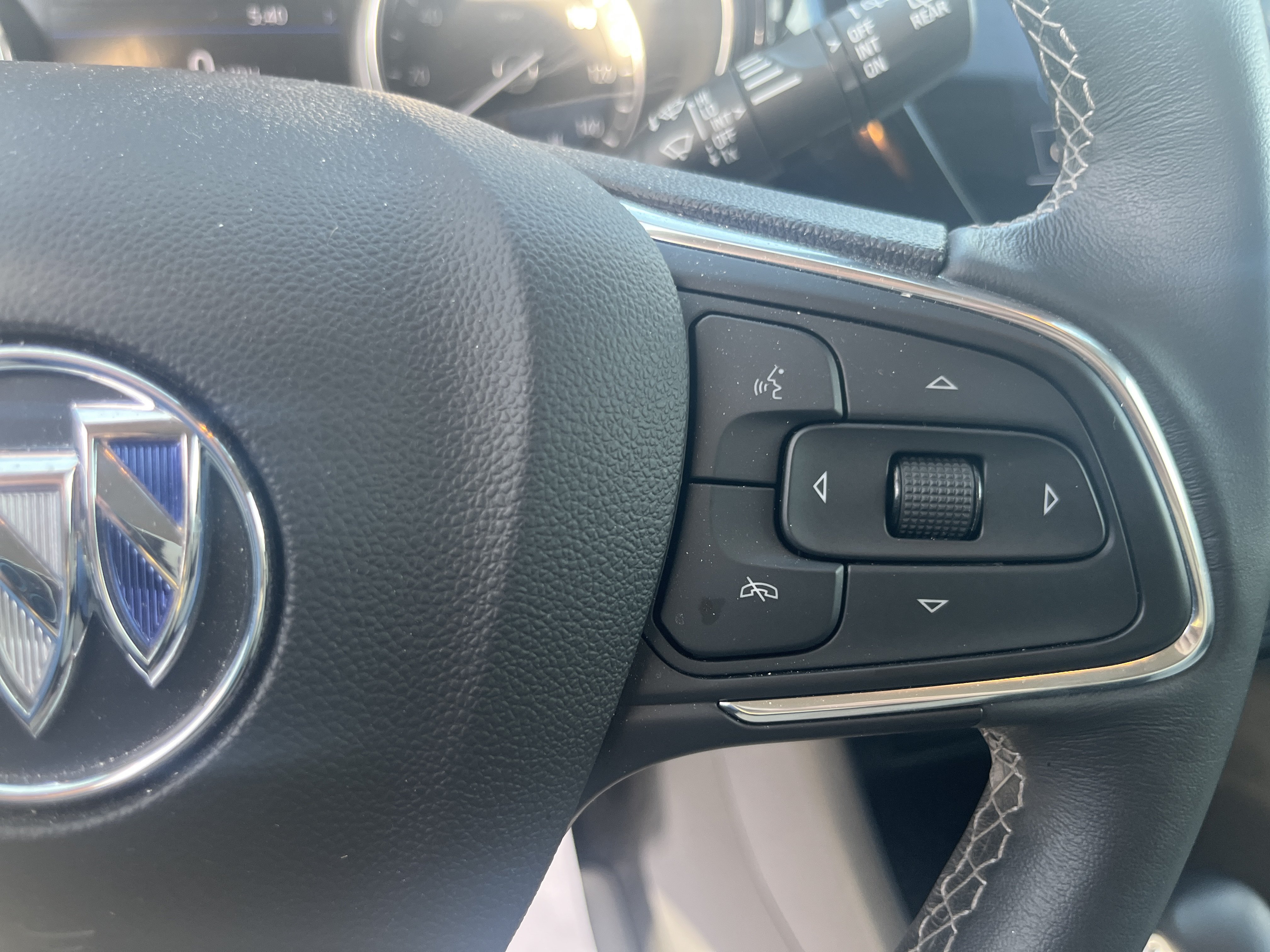 Used 2023 Buick Encore GX Select w/ Safety Package II AWD/4WD image 22