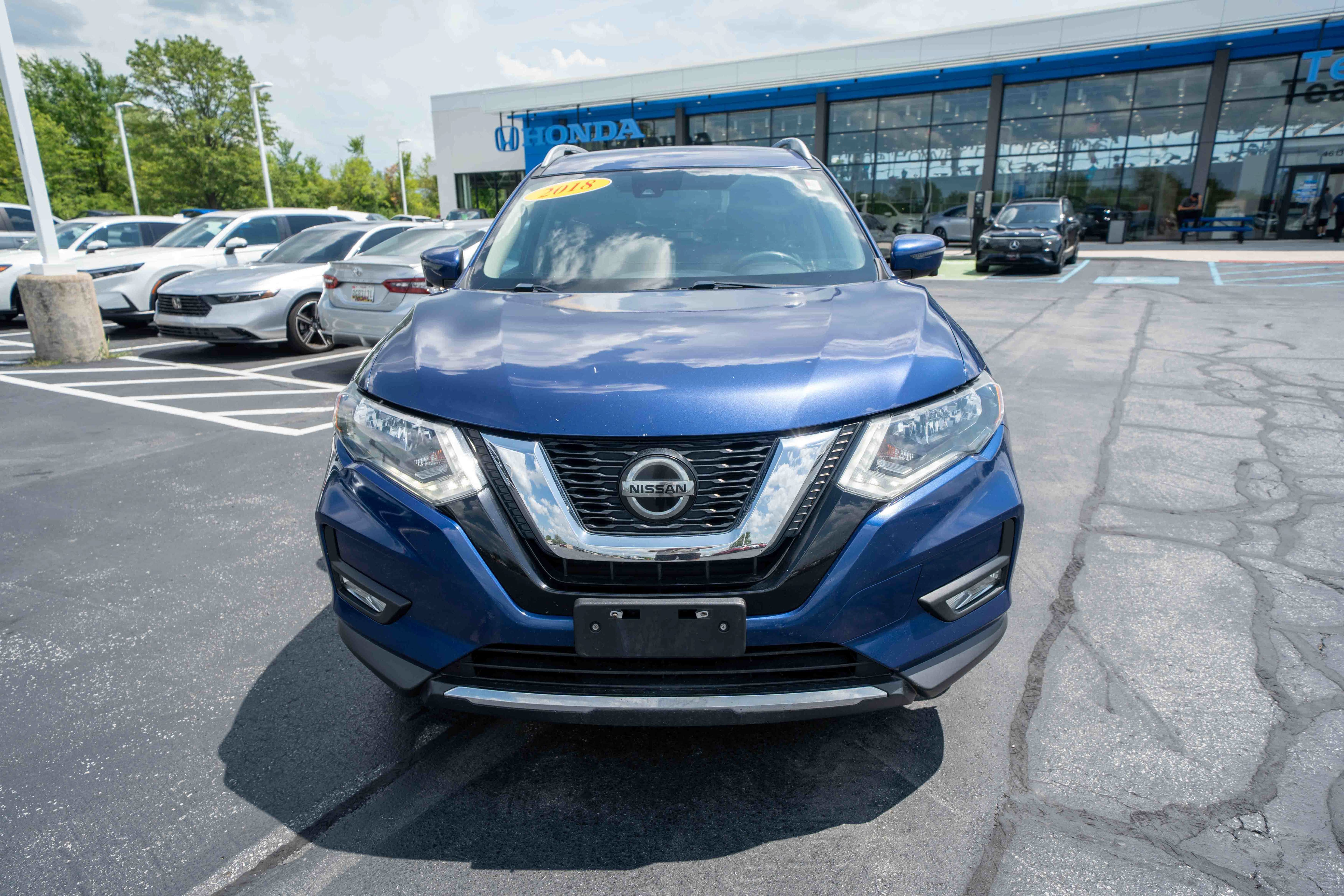 Used 2018 Nissan Rogue SL AWD/4WD image 2