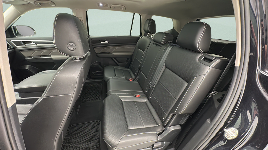 Used 2023 Volkswagen Atlas SEL R-Line AWD/4WD image 10